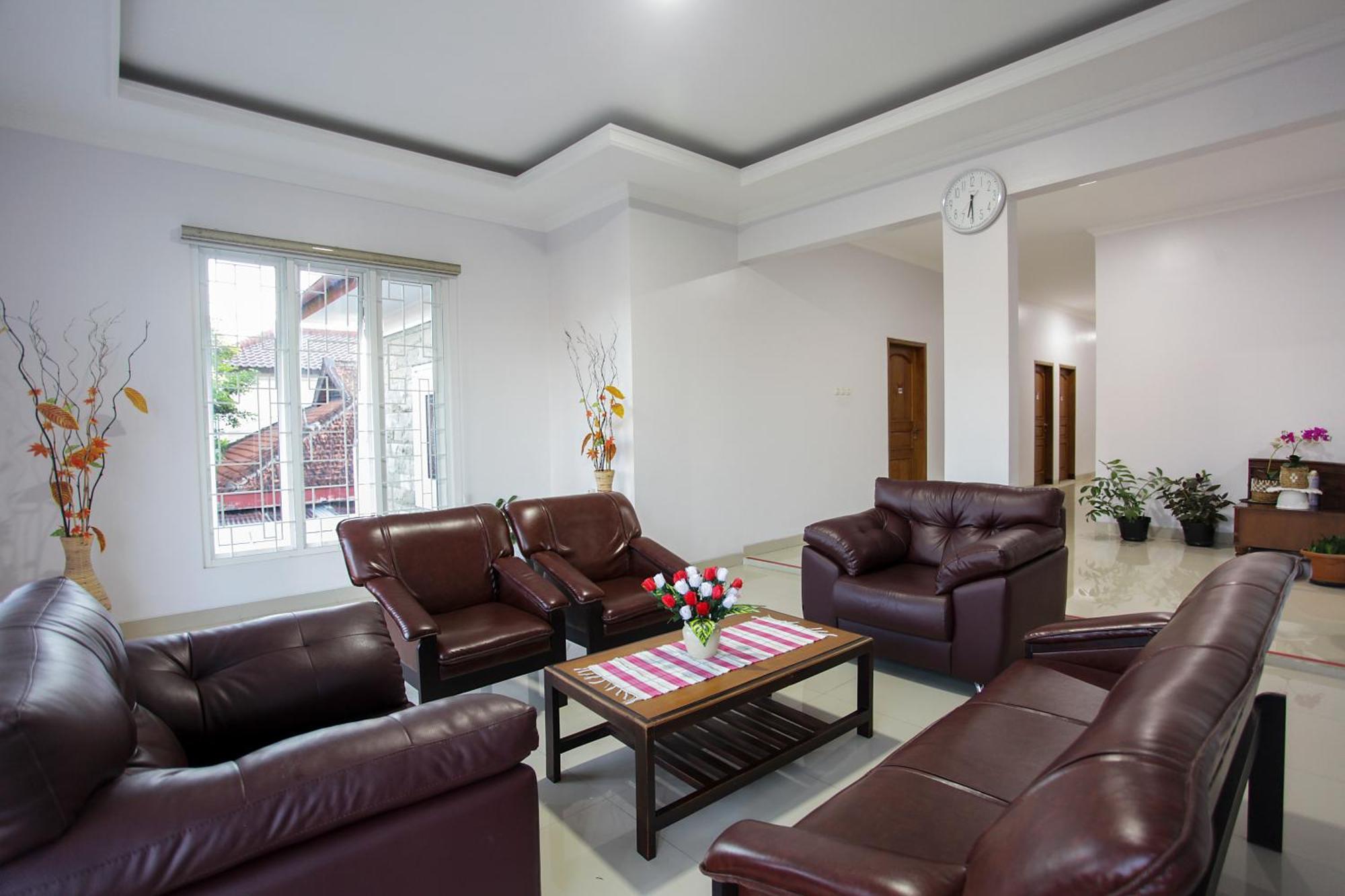 Banua Raya Homestay Джок'якарта Екстер'єр фото
